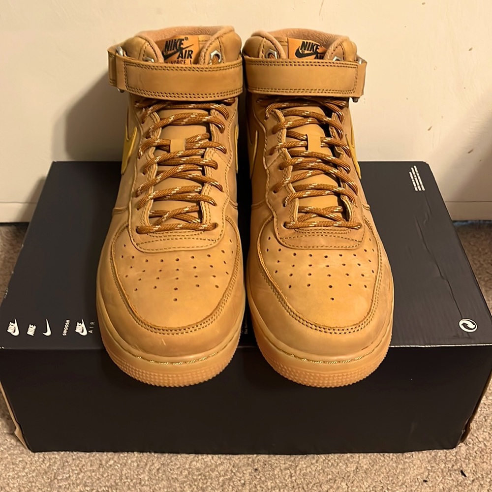Nike Air Force 1 mid wheat